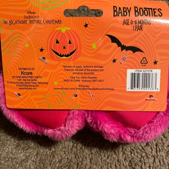 NWT Nightmare Before Christmas pink Sally baby booties 0-6months - Picture 3 of 3